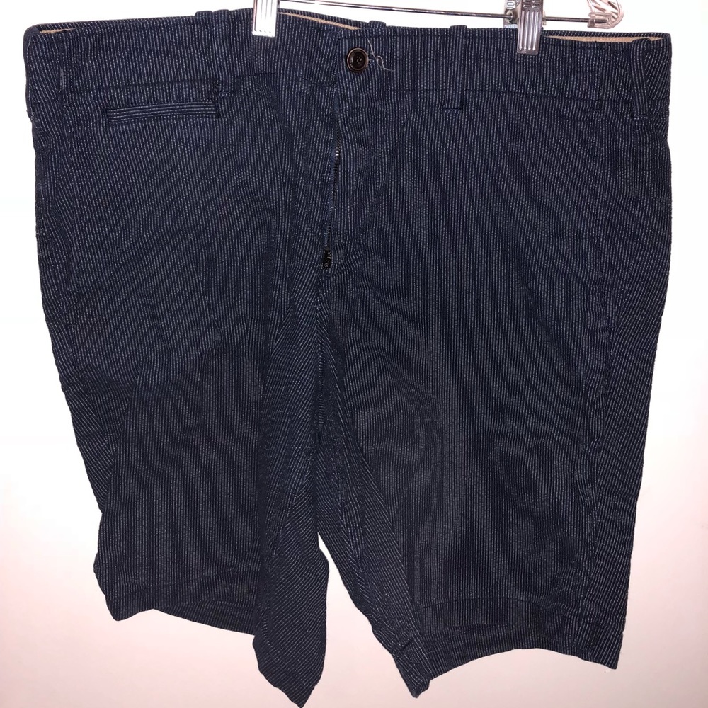GAP lived in navy shorts